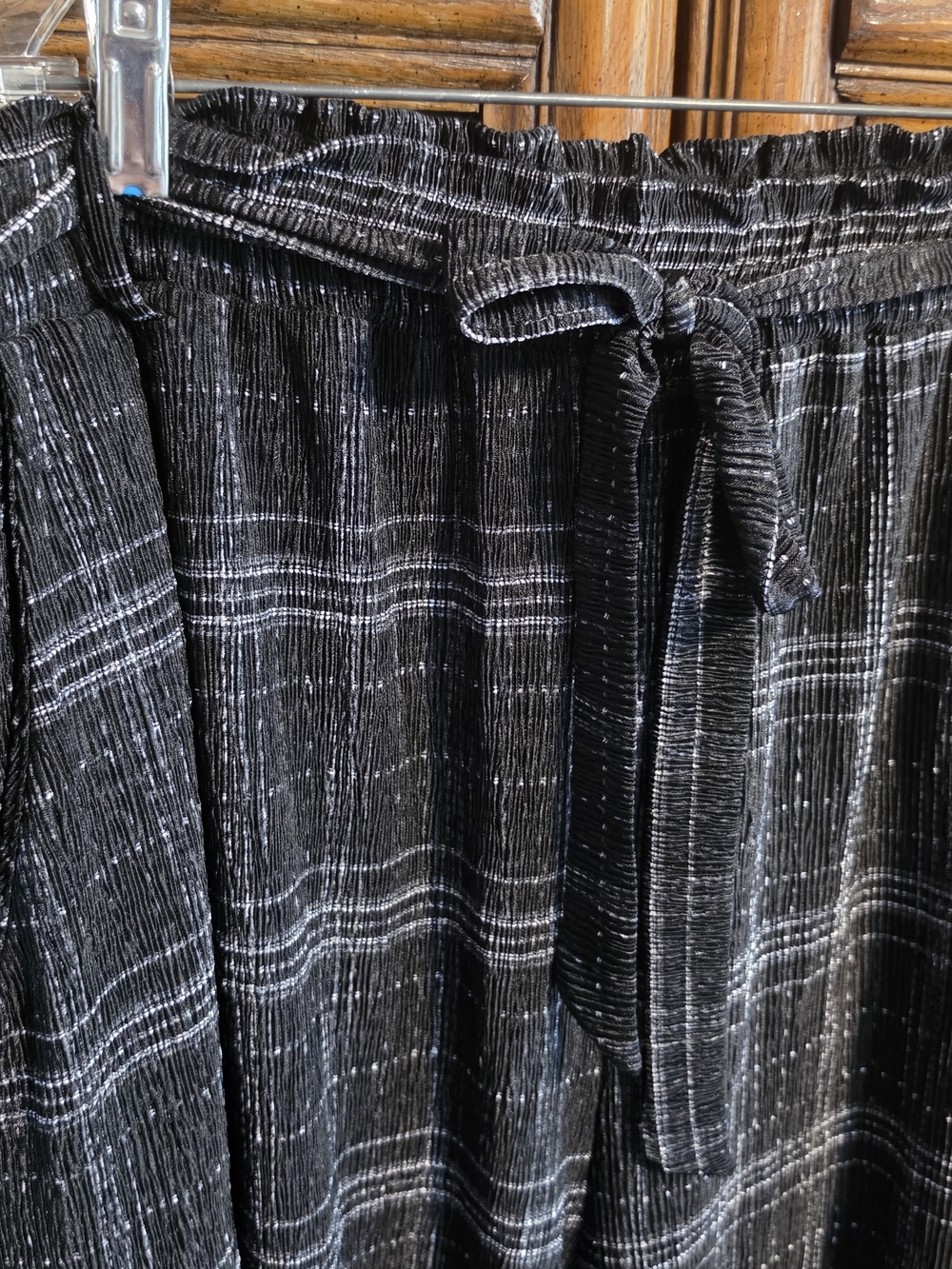 LuLaRoe black plaid pants with elastic and tie waist, Size XL new with tags